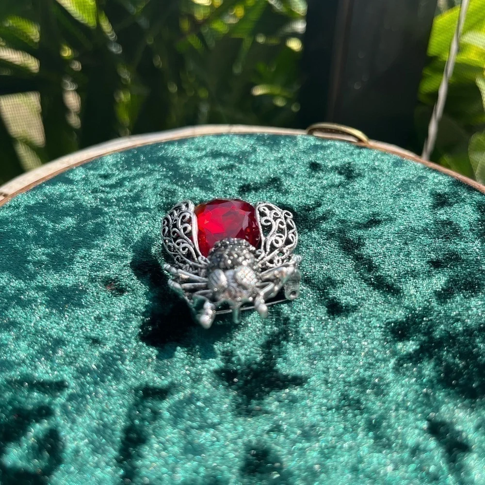 Vintage Silver Tone Scroll Filigree Winged Red Stone Cicada Brooch Pin B…